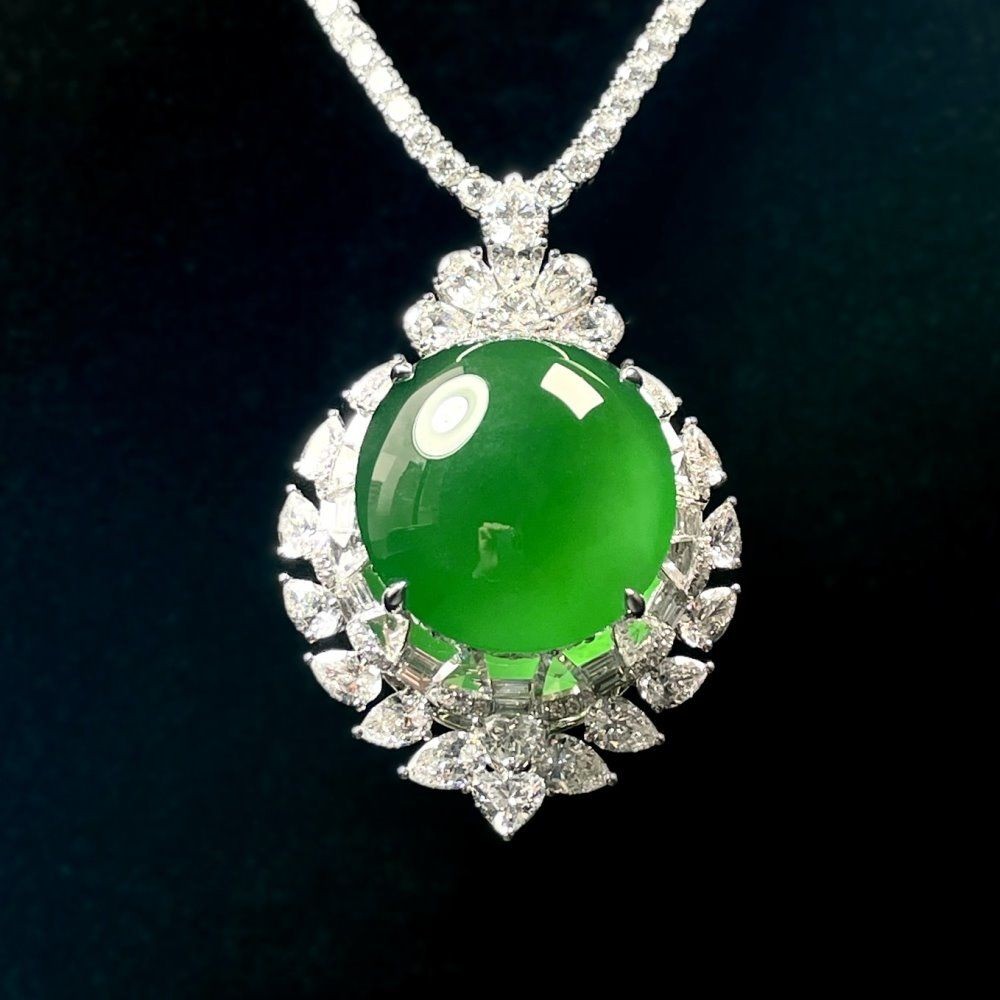 緑翡翠ネックレス